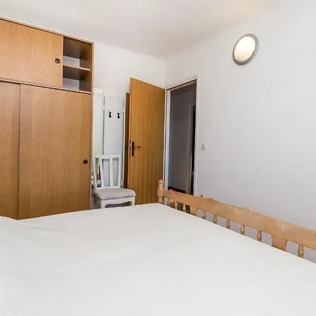 Lejlighed Pet Friendly In Barbat With Wifi