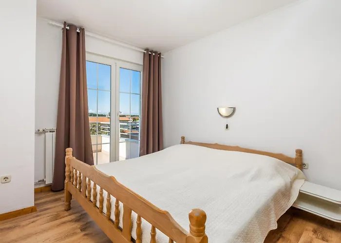 1 Bedroom Stunning In Barbat Апартаменты Barbat na Rabu