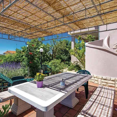 Pet Friendly In Barbat With Wifi Apartment *